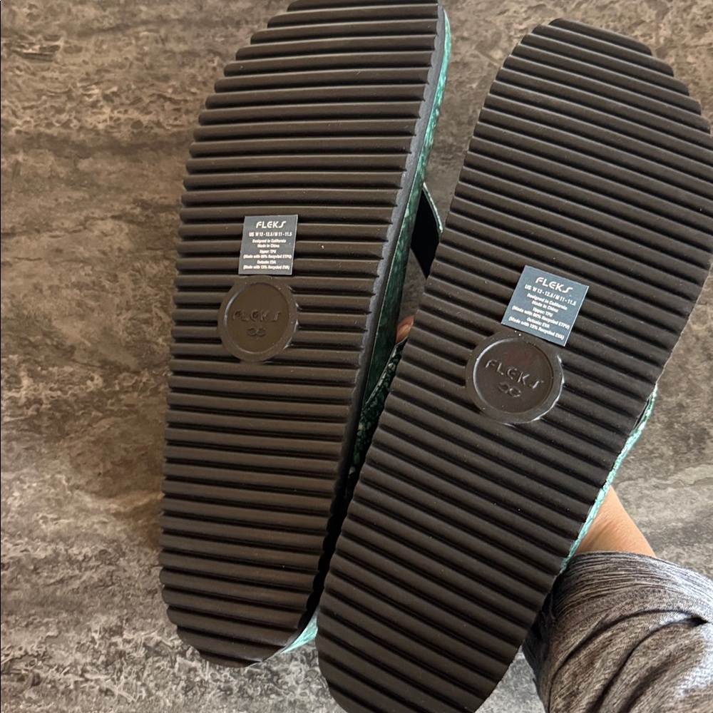West Beach Flip Flop. Green Marble Flip Flops - Picture 5 of 6